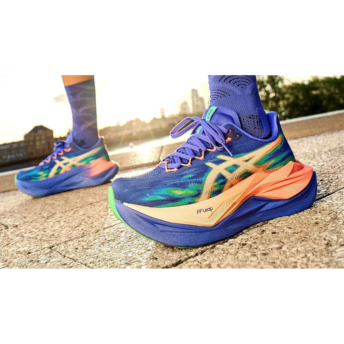 Asics Superblast 3 en course en ville