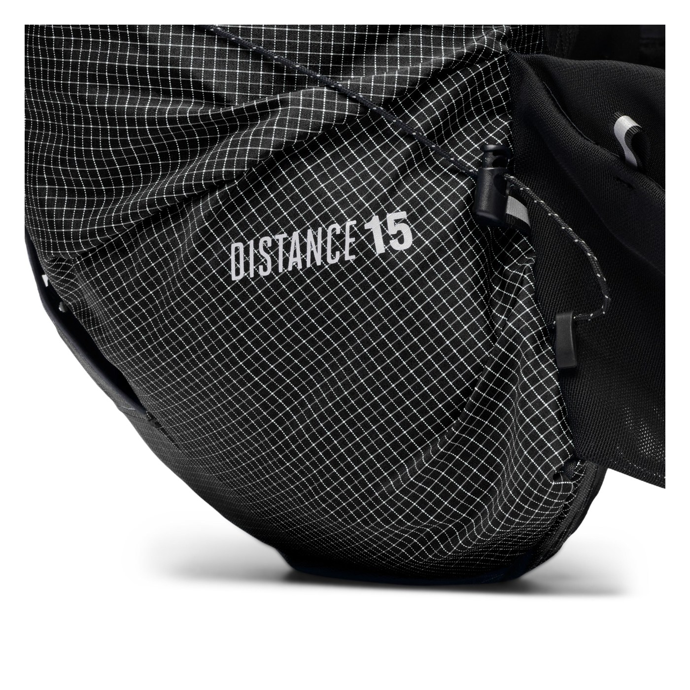 Black Diamond Distance 15 - détail tissu ripstop Dynex et compartiment principal