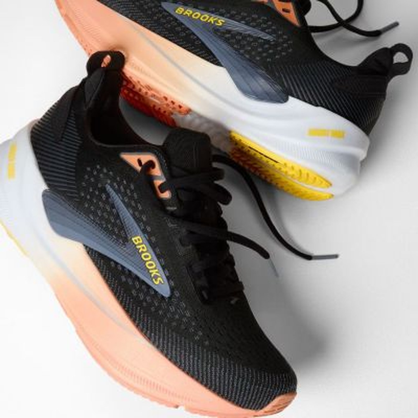 Brooks Ghost Max 4 vue contextuelle au sol