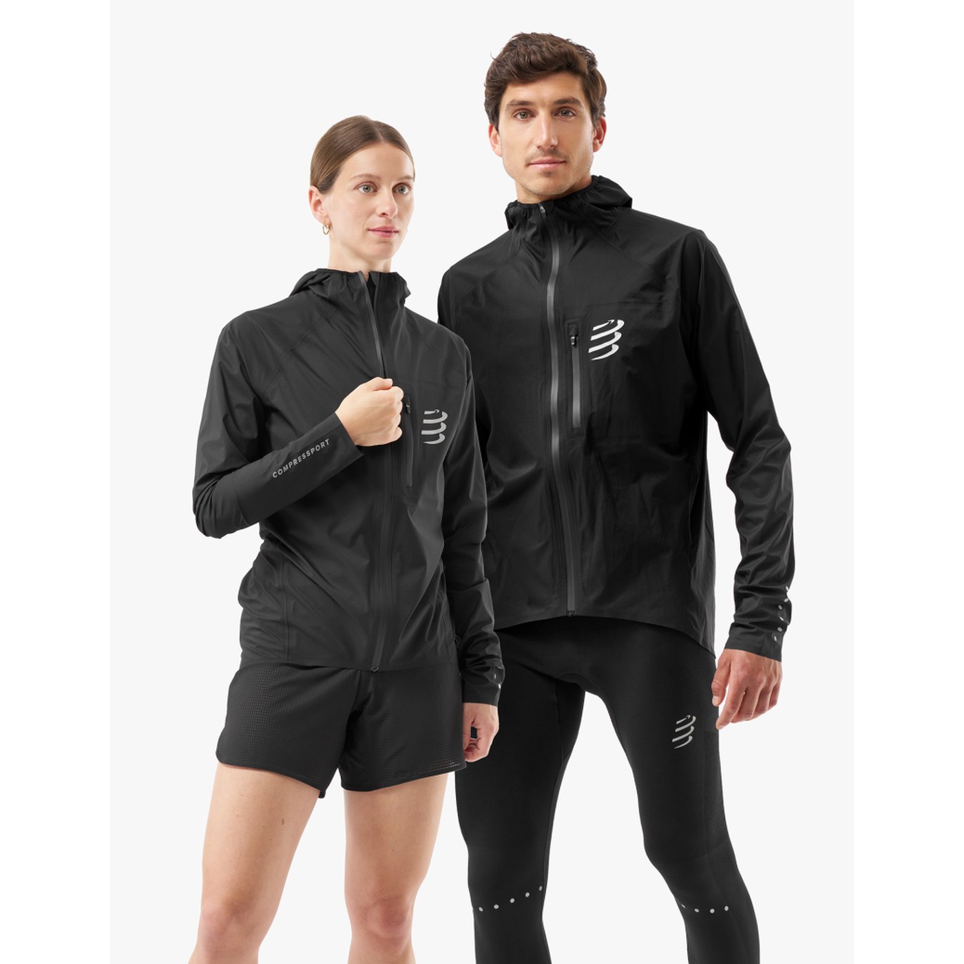 Compressport Thunderstorm Waterproof 25/75 portée par un homme et une femme