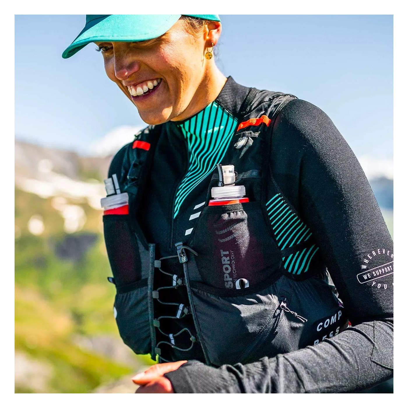 Compressport UltRun S Pack Evo 10 vue rapprochée pochettes flasques avant