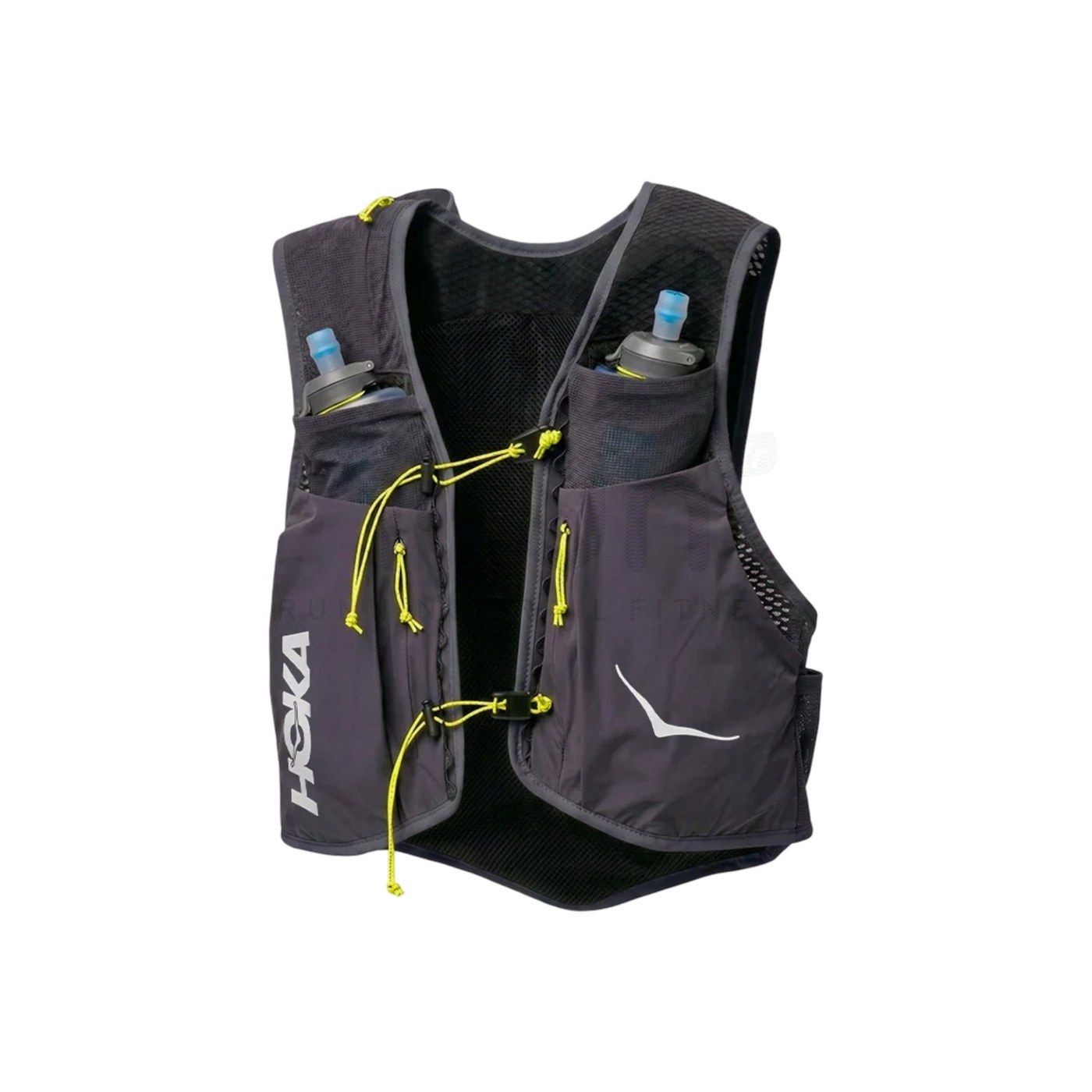 Hoka Trail Run Vest 10L coloris SQDNK (gris/charcoal + jaune), vue frontale avec carquois intégré visible