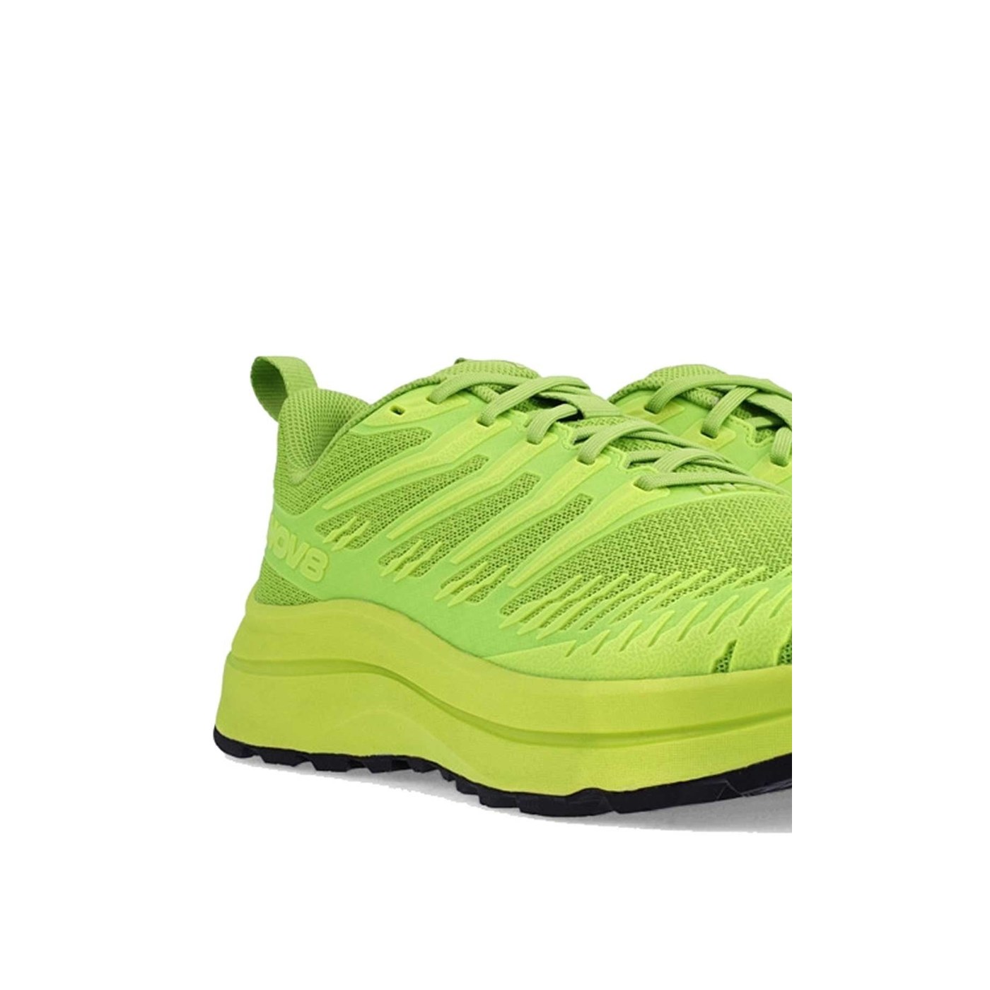 Inov-8 Trailfly Max V2 : détail talon et contrefort renforcé