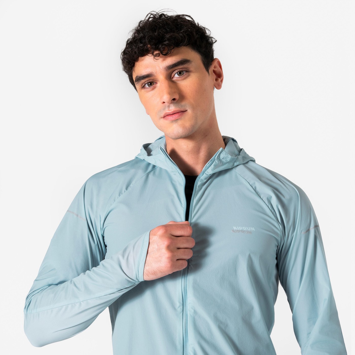 Kiprun Run 900 Wind, detail zip et logo