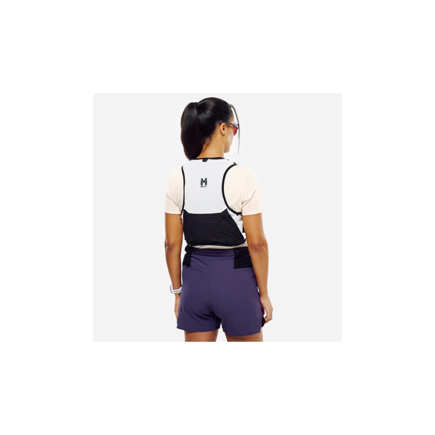 Millet Intense Pro 5L, vue arrière portée montrant le maintien dorsal