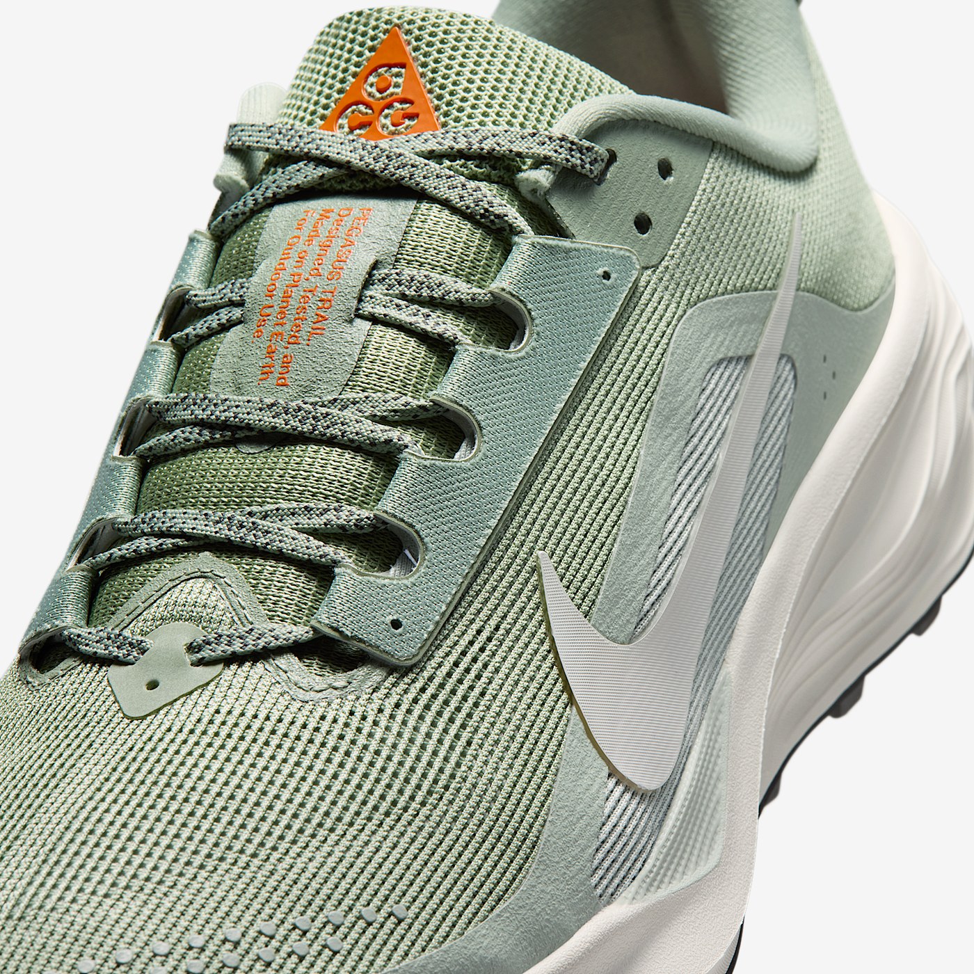 Nike ACG Pegasus Trail détail tige ACG branding