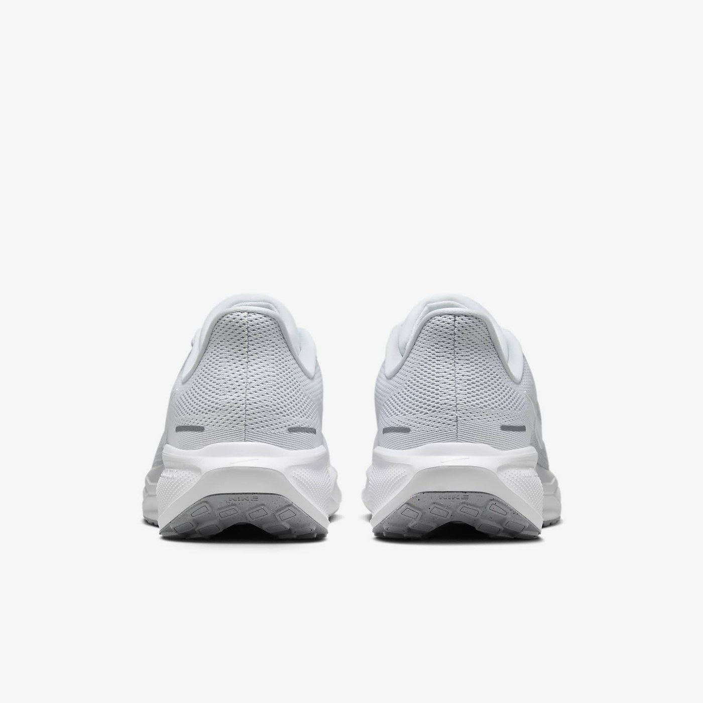 Nike Pegasus 41 vue de profil