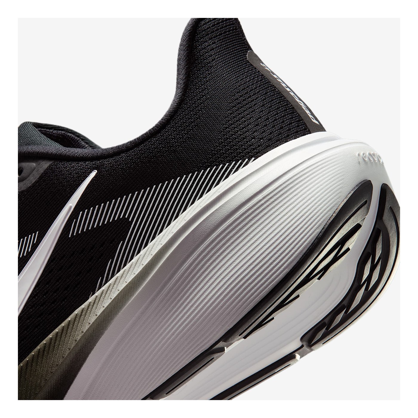 Nike Pegasus 42, gros plan sur la mousse ReactX et le talon