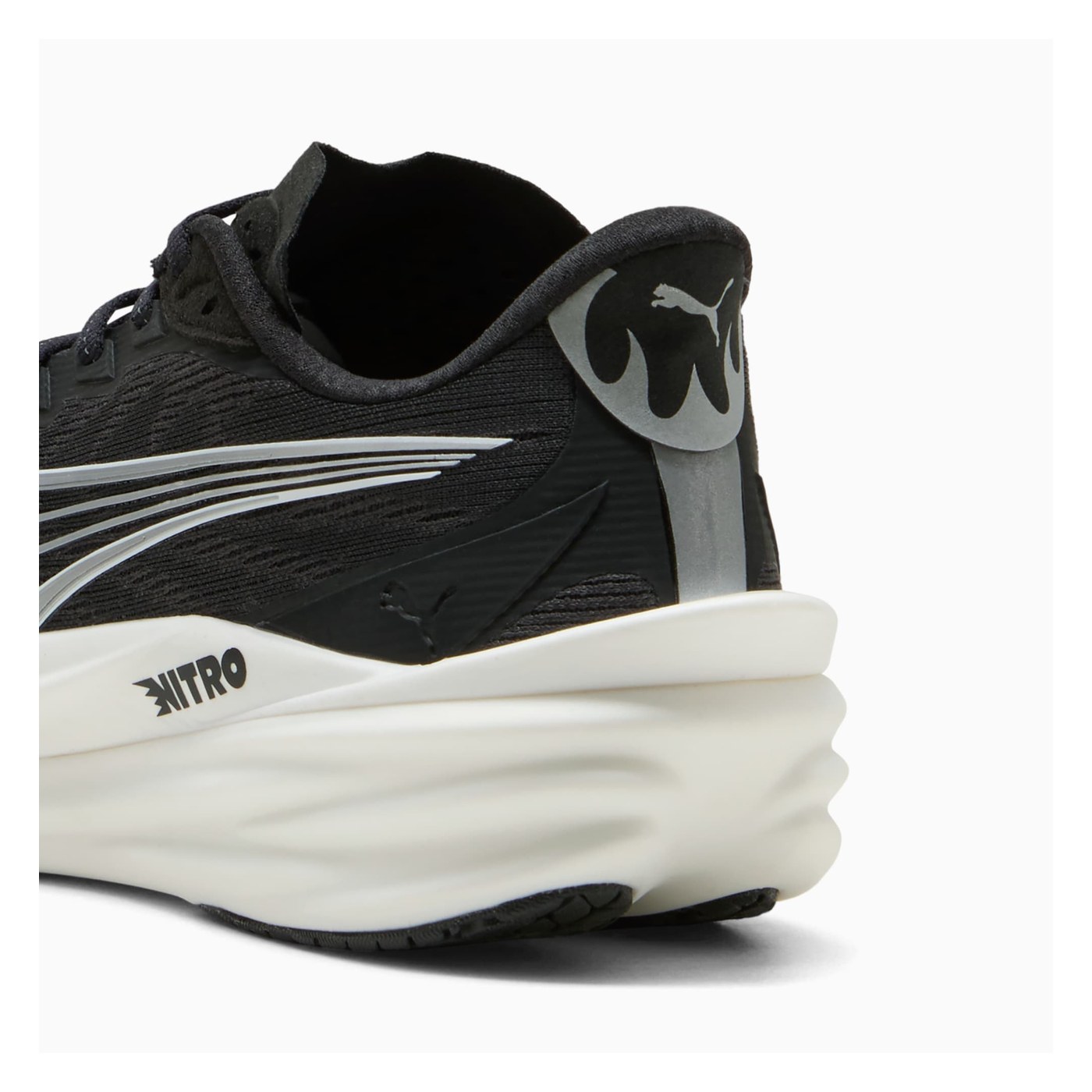 Puma Deviate NITRO 4 zoom talon arrière et logo NITRO