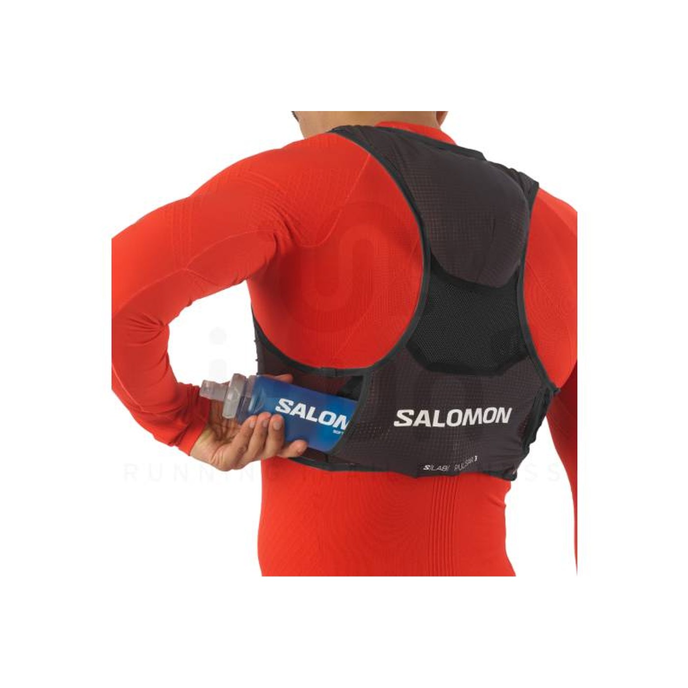 Salomon S-Lab Pulsar 3 Detail des Zugangs zum Rückenfach und zur Flasche